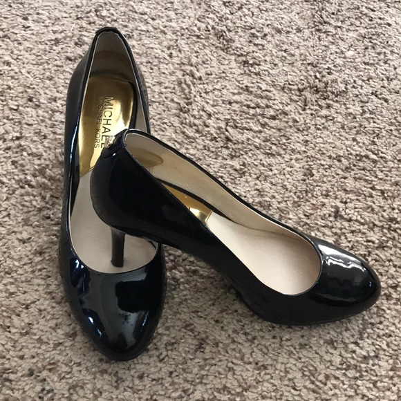 MICHAEL Michael Kors Black Patent Pumps - Picture 8 of 8